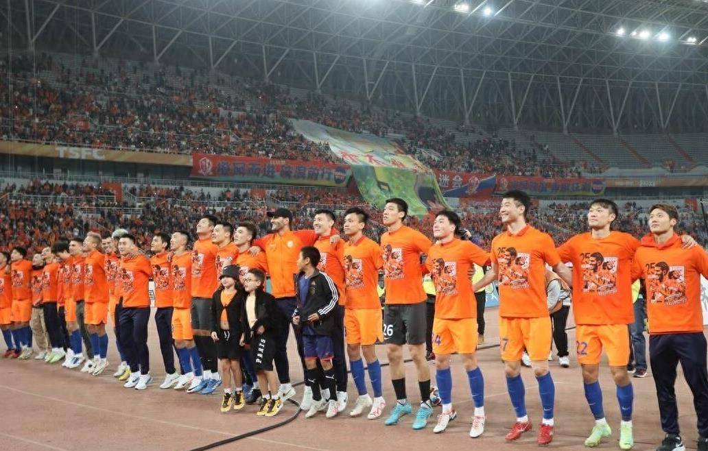 国际足坛焦点：俱乐部比赛掀起狂热风潮的简单介绍