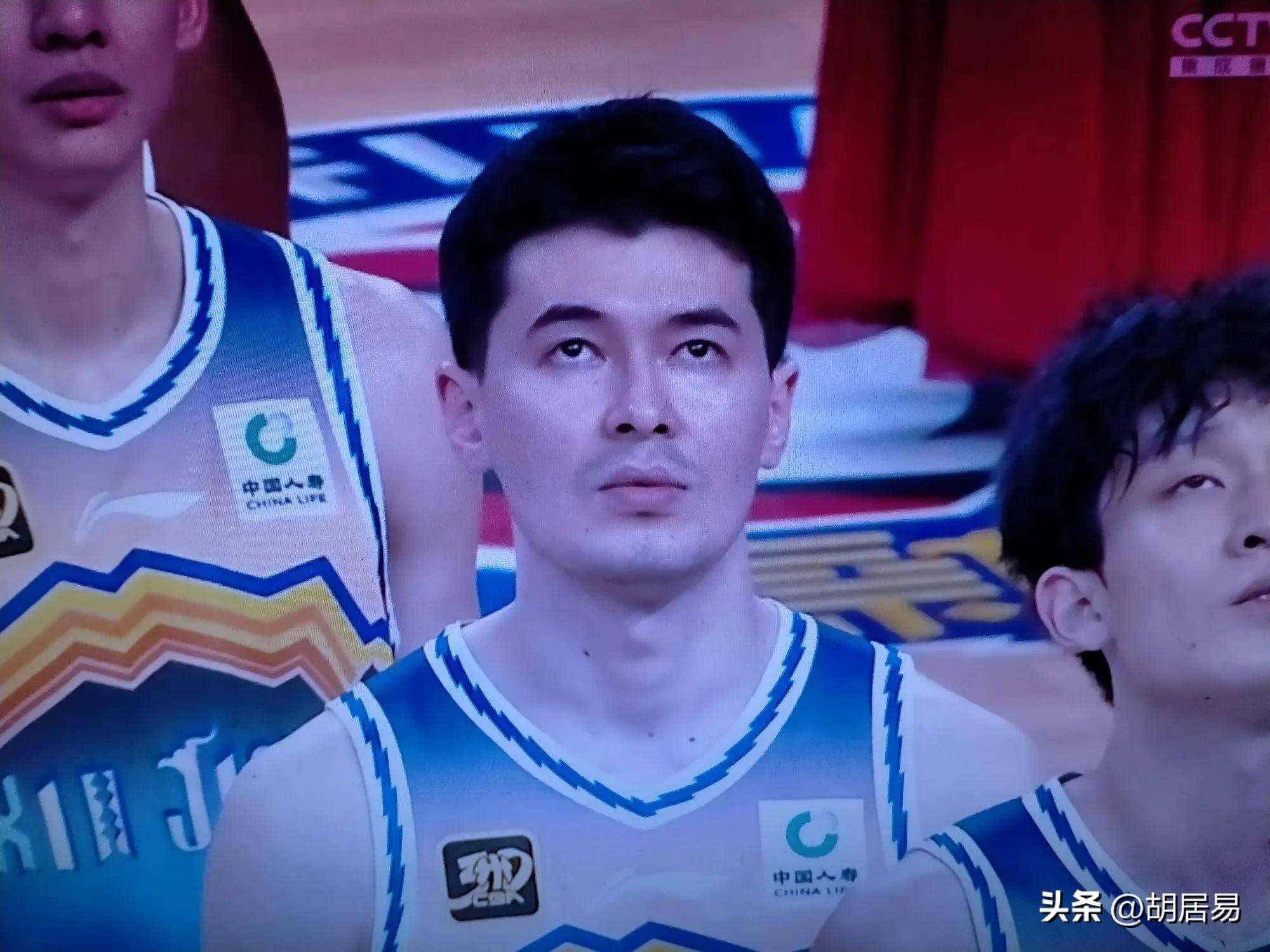 开云体育网站-包含中国篮坛感动一幕！球队困难欲退出，球迷众筹自救：你2千我1万的词条