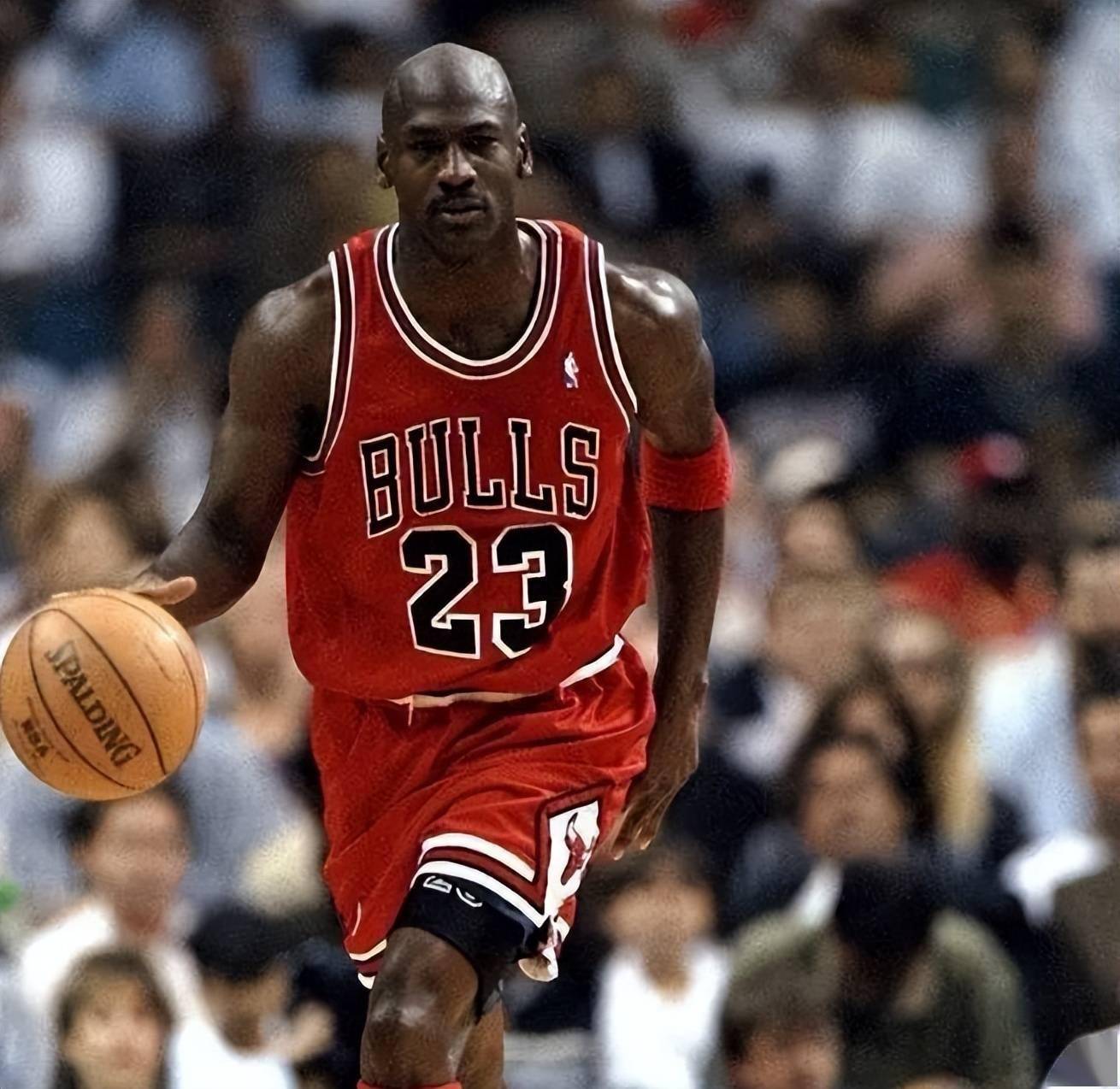 开云体育电脑版-科比的名人堂引荐人是乔丹，那詹姆斯会是谁？NBA仅4人够格